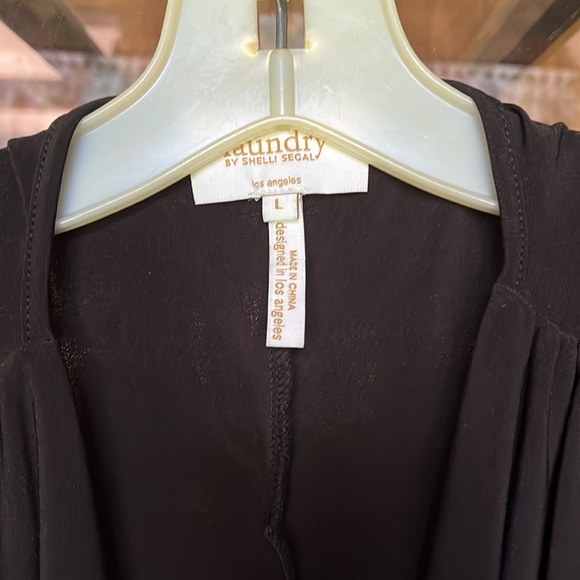 Large laundry top - Picture 2 of 4